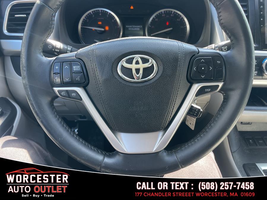 2016 Toyota Highlander AWD 4dr V6 LE (Natl) photo
