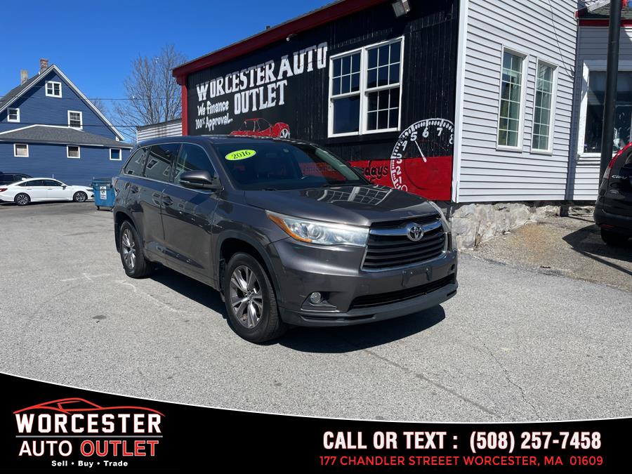 2016 Toyota Highlander AWD 4dr V6 LE (Natl) photo