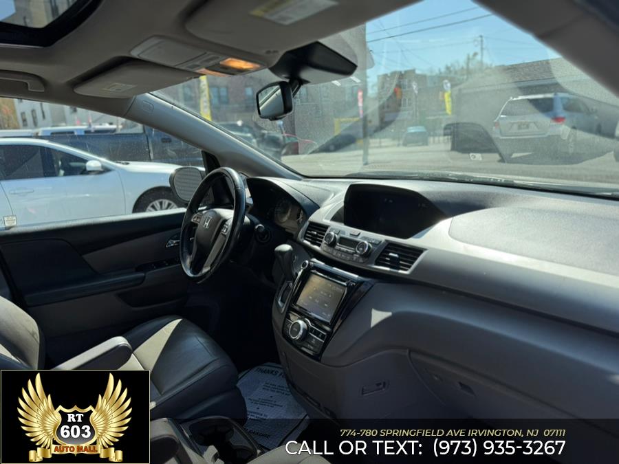 2016 Honda Odyssey 5dr EX-L photo