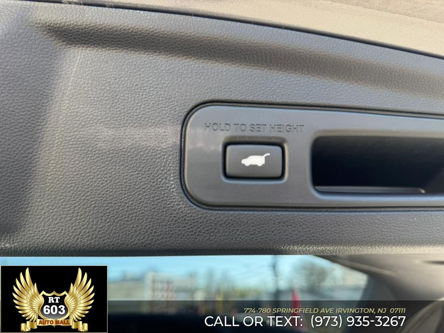 2023 Acura MDX SH-AWD w/Technology Package photo