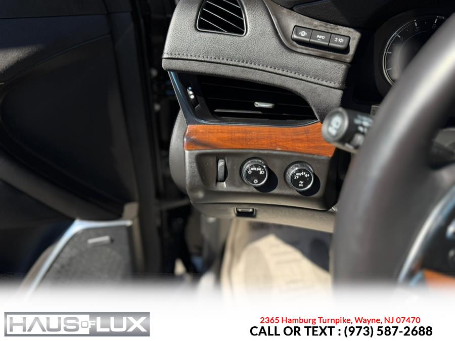 2017 Cadillac Escalade 4WD 4dr Premium Luxury photo