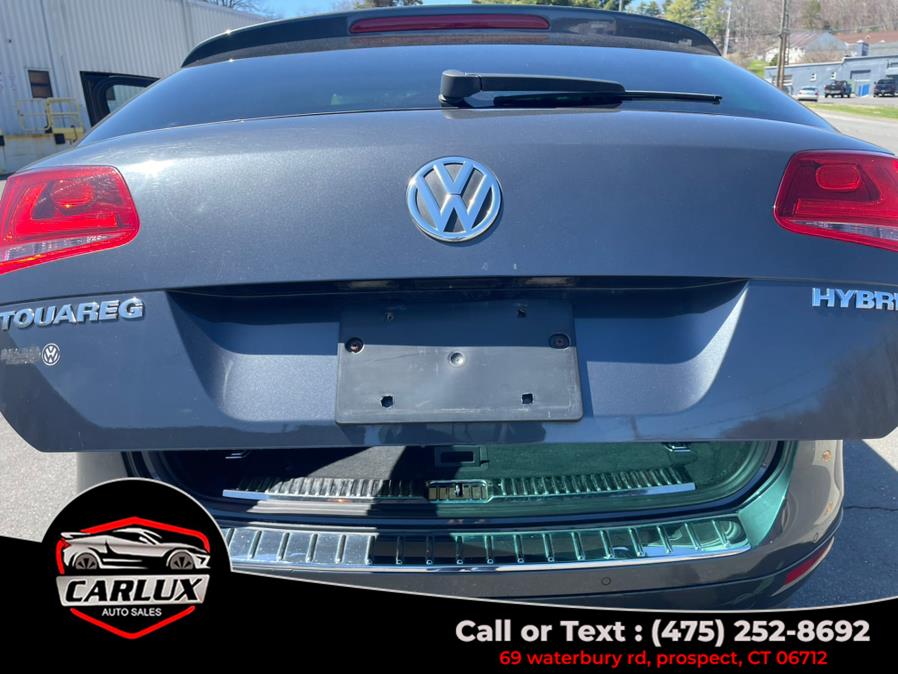 2012 Volkswagen Touareg photo