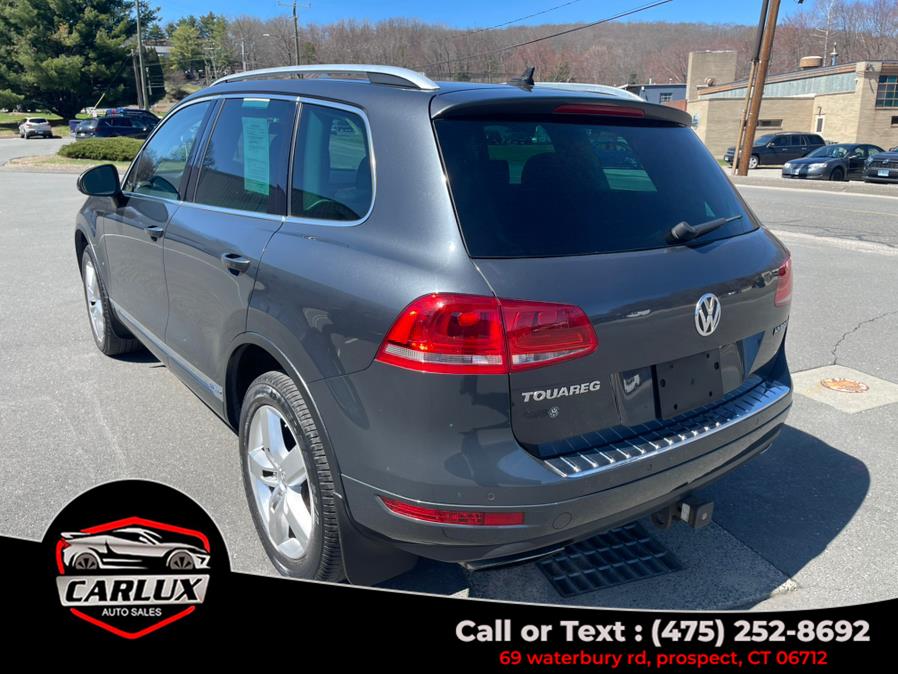 2012 Volkswagen Touareg photo