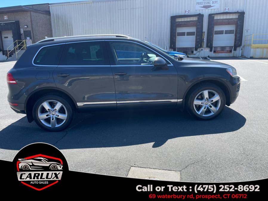 2012 Volkswagen Touareg photo