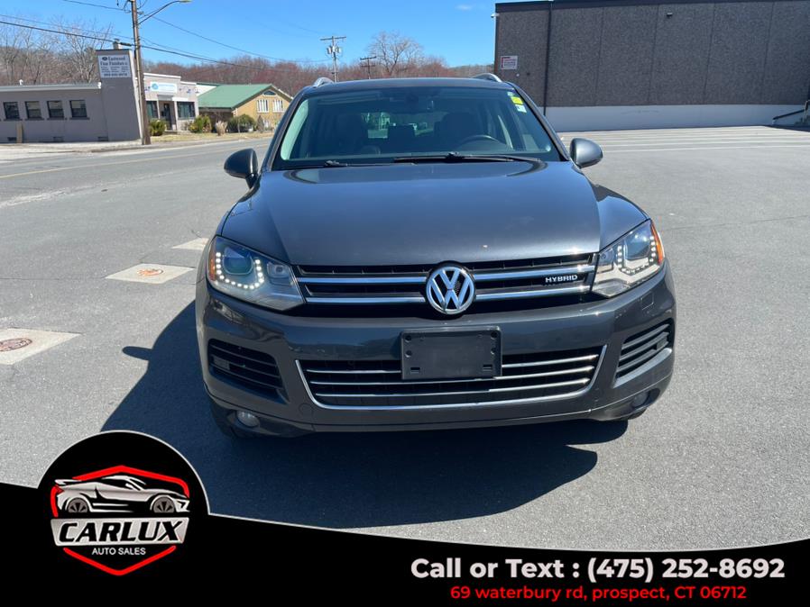 2012 Volkswagen Touareg photo