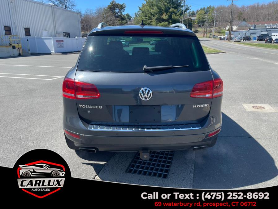 2012 Volkswagen Touareg photo
