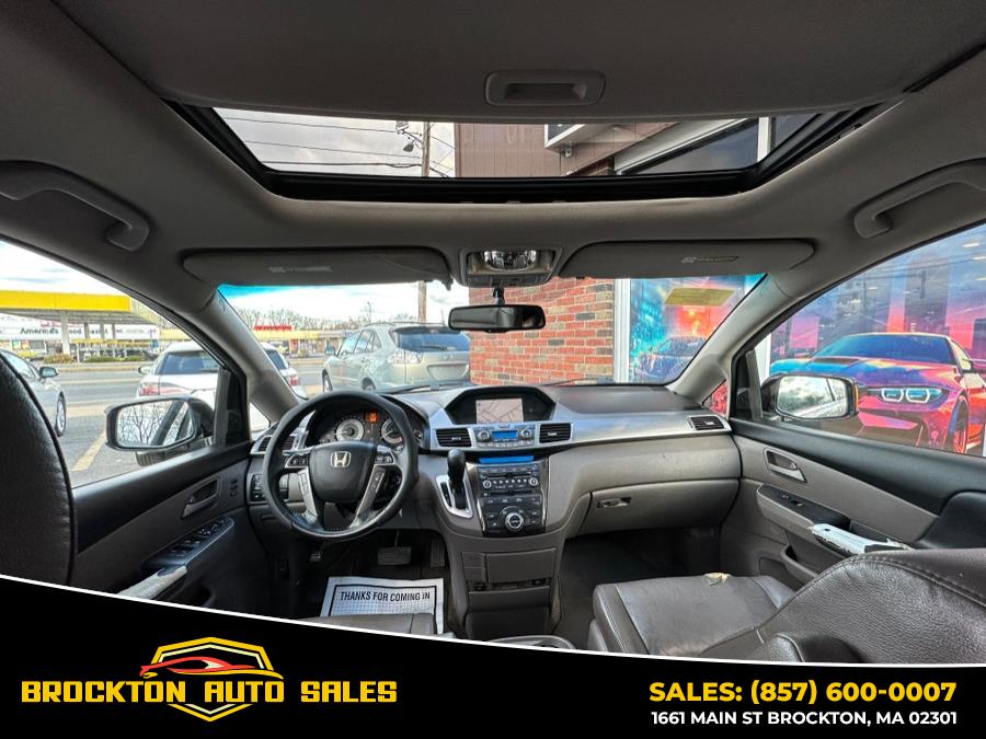 2012 Honda Odyssey Touring photo