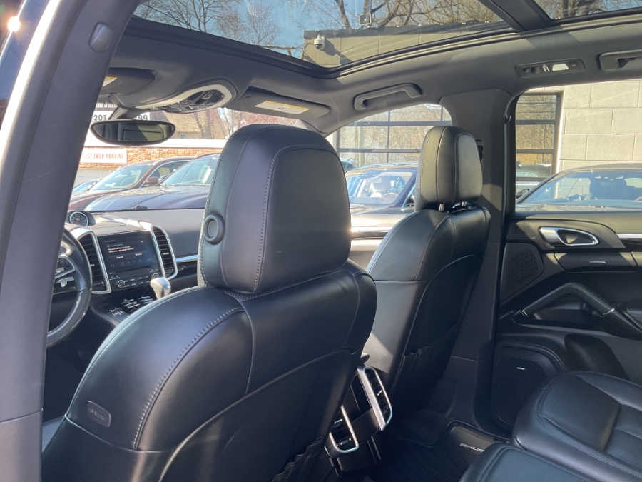 2018 Porsche Cayenne Platinum Edition AWD photo