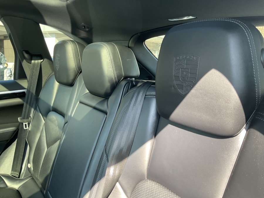 2018 Porsche Cayenne Platinum Edition AWD photo