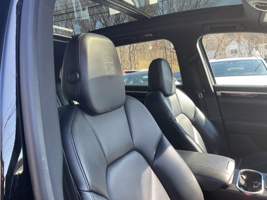 2018 Porsche Cayenne Platinum Edition AWD photo