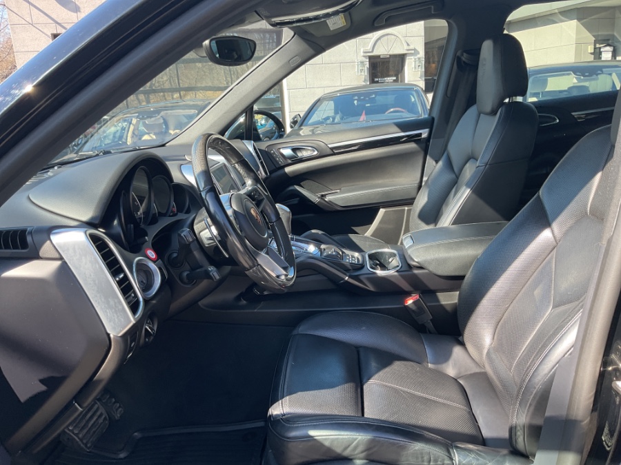 2018 Porsche Cayenne Platinum Edition AWD photo