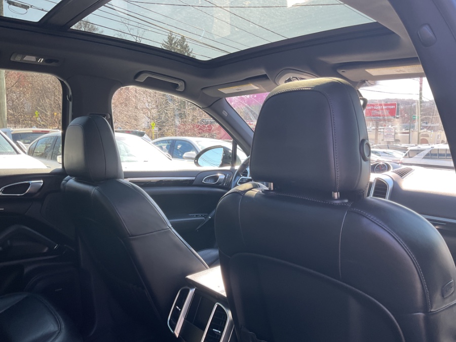 2018 Porsche Cayenne Platinum Edition AWD photo