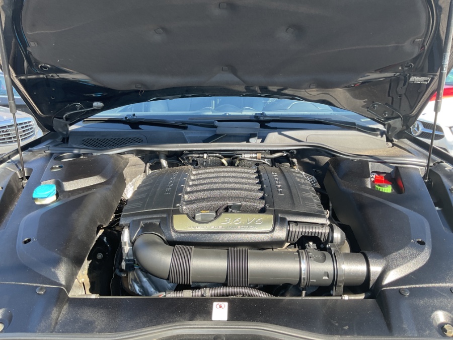 2018 Porsche Cayenne Platinum Edition AWD photo
