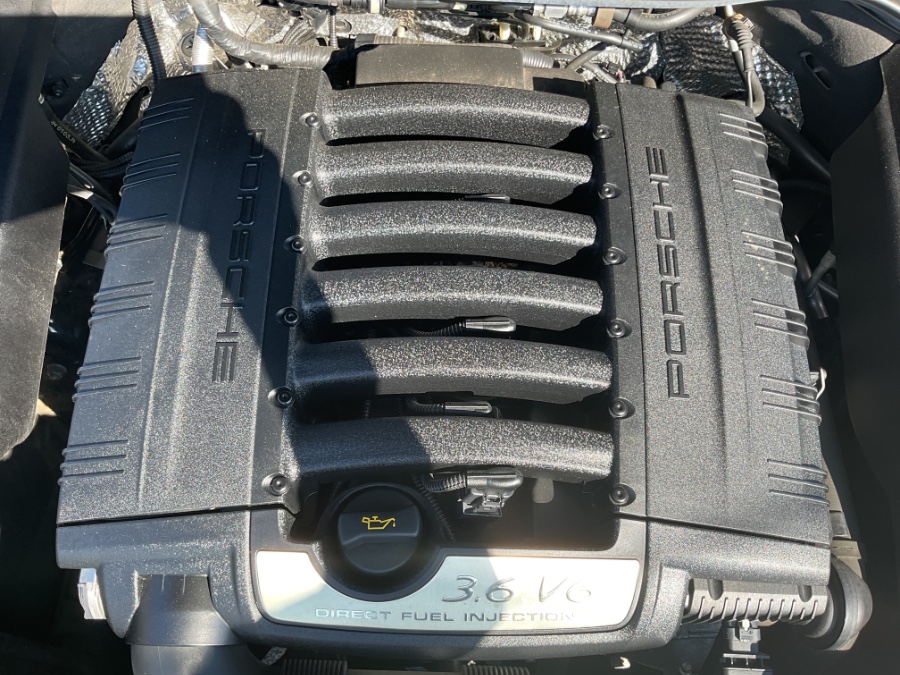 2018 Porsche Cayenne Platinum Edition AWD photo
