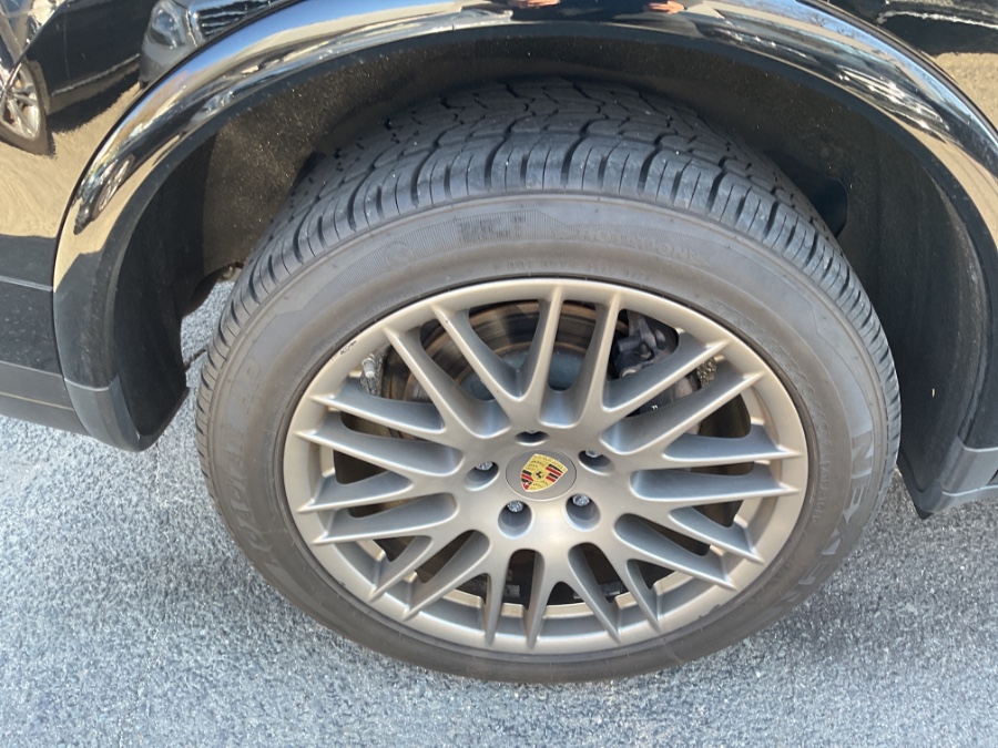 2018 Porsche Cayenne Platinum Edition AWD photo