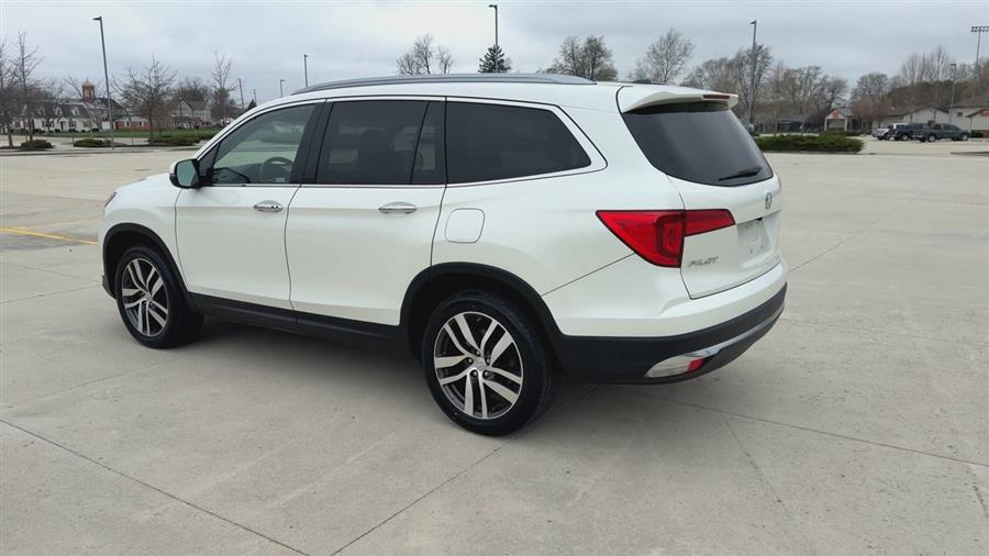 2018 Honda Pilot Touring photo