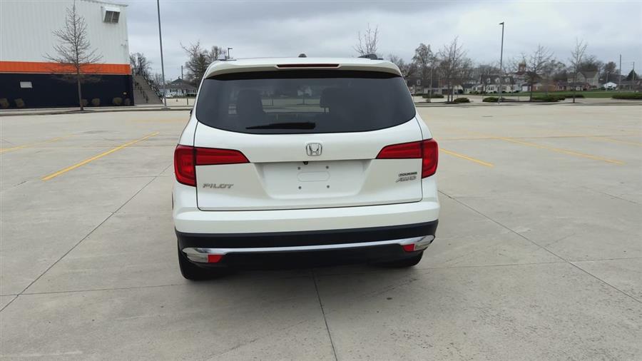2018 Honda Pilot Touring photo