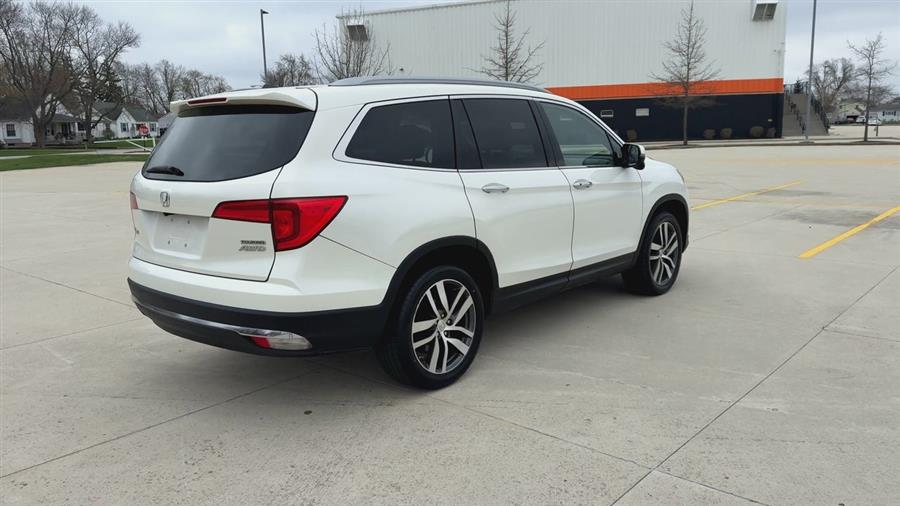 2018 Honda Pilot Touring photo