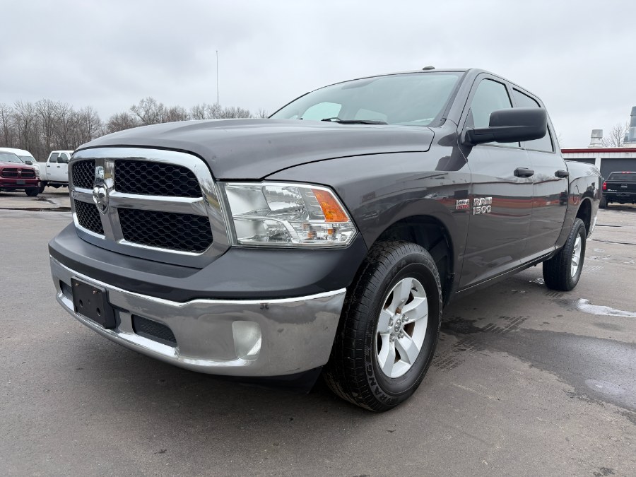 2017 RAM 1500 4WD Crew Cab 140.5