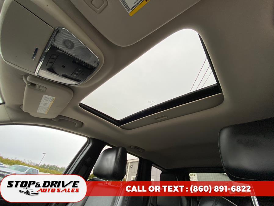 2011 Jeep Grand Cherokee Laredo photo