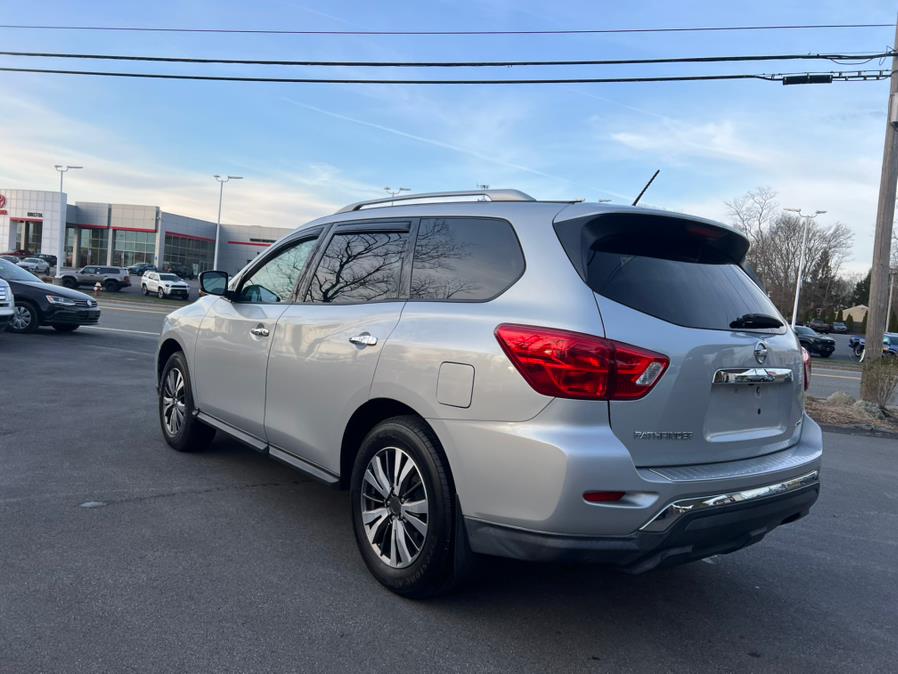 2017 Nissan Pathfinder 4x4 SL photo