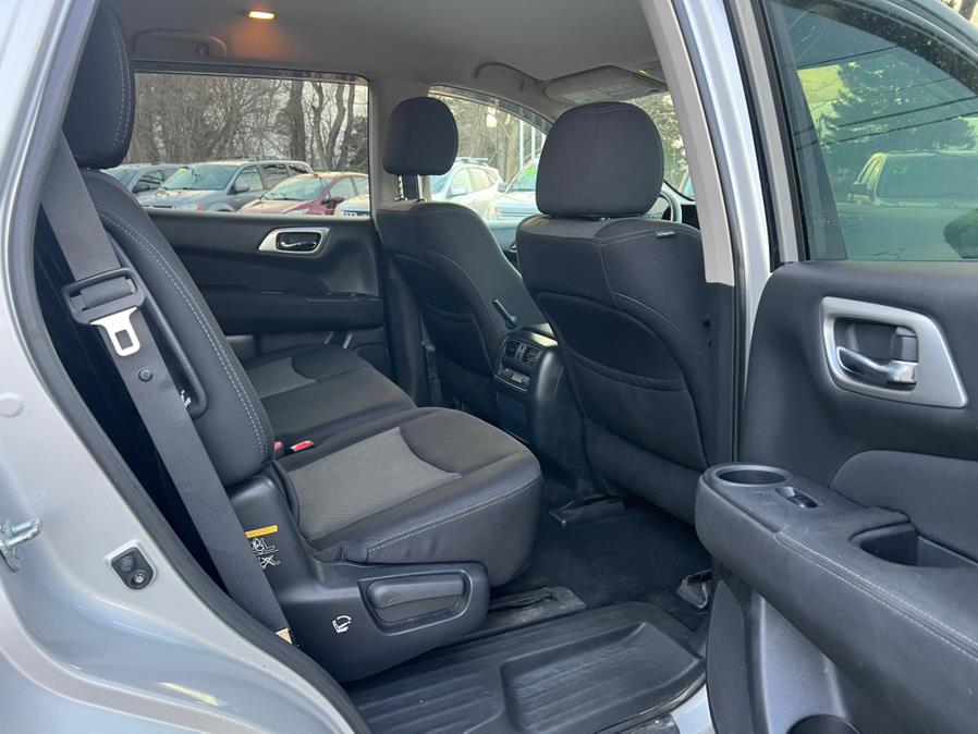 2017 Nissan Pathfinder 4x4 SL photo