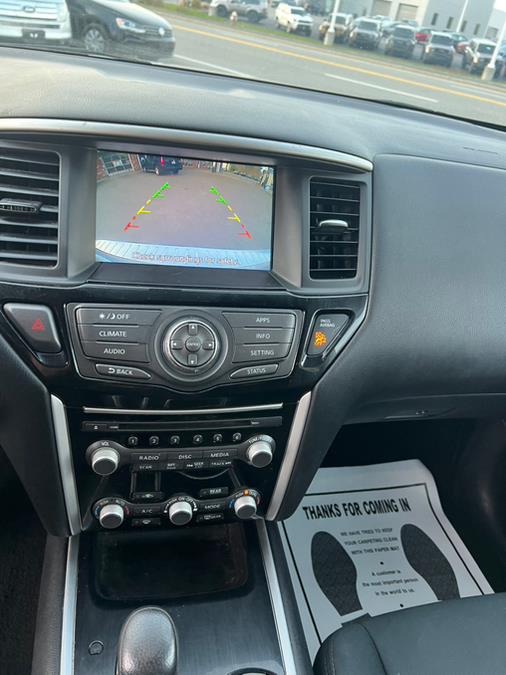2017 Nissan Pathfinder 4x4 SL photo