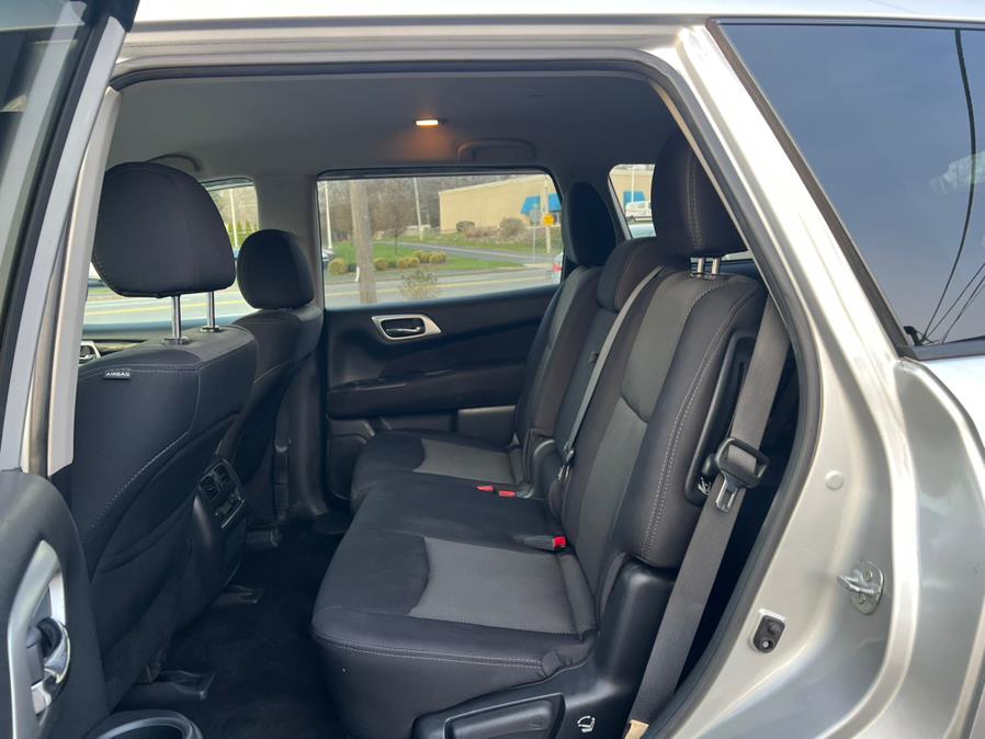 2017 Nissan Pathfinder 4x4 SL photo