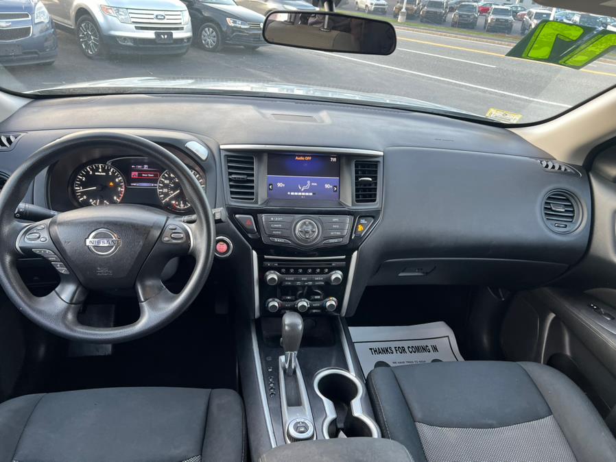 2017 Nissan Pathfinder 4x4 SL photo