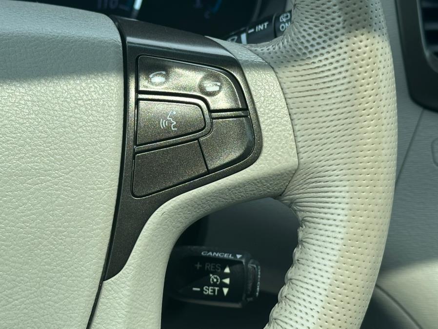 2014 Toyota Sienna XLE 7-Passenger Auto Access Se photo