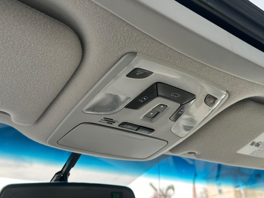 2014 Toyota Sienna XLE 7-Passenger Auto Access Se photo