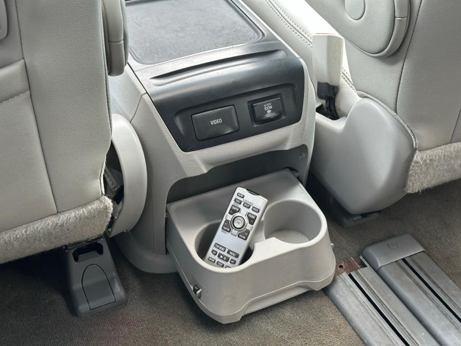 2014 Toyota Sienna XLE 7-Passenger Auto Access Se photo