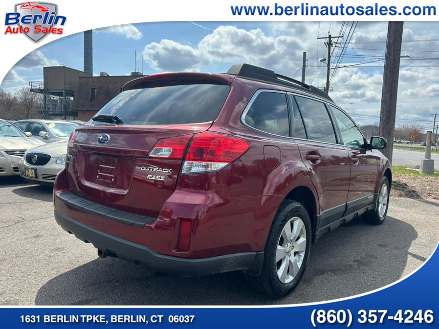 2011 Subaru Outback 2.5i Premium photo