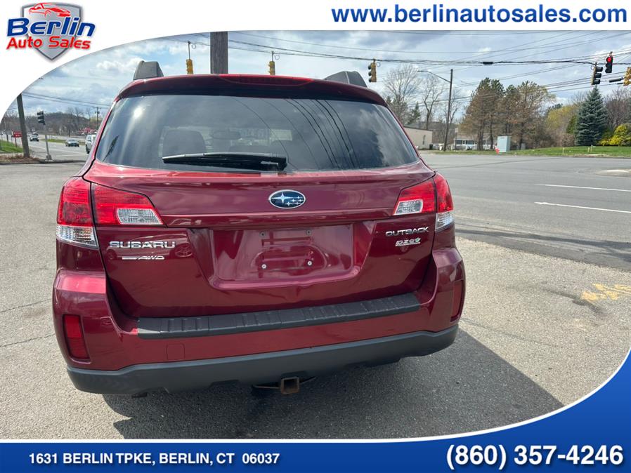 2011 Subaru Outback 2.5i Premium photo