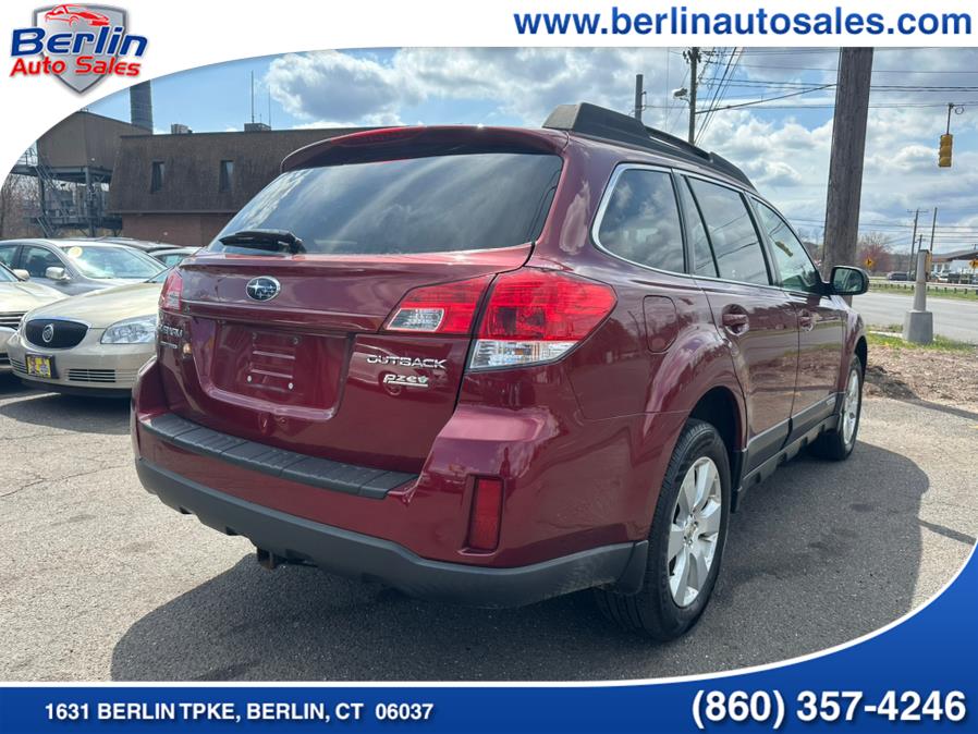 2011 Subaru Outback 2.5i Premium photo