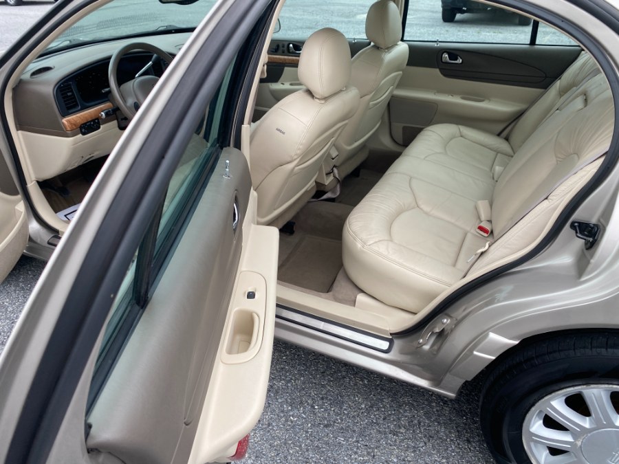 2002 Lincoln Continental photo