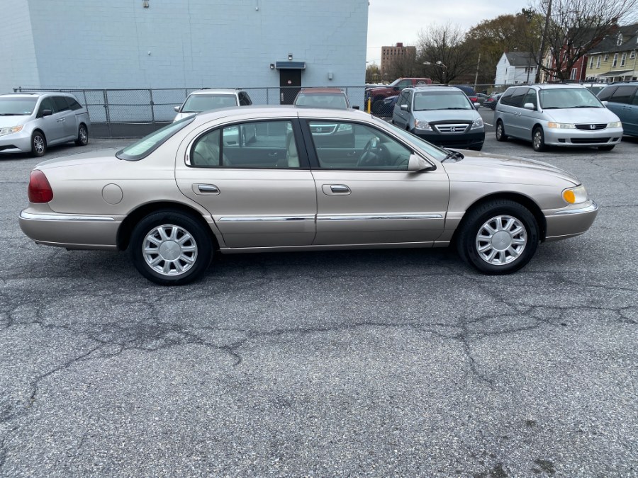 2002 Lincoln Continental photo