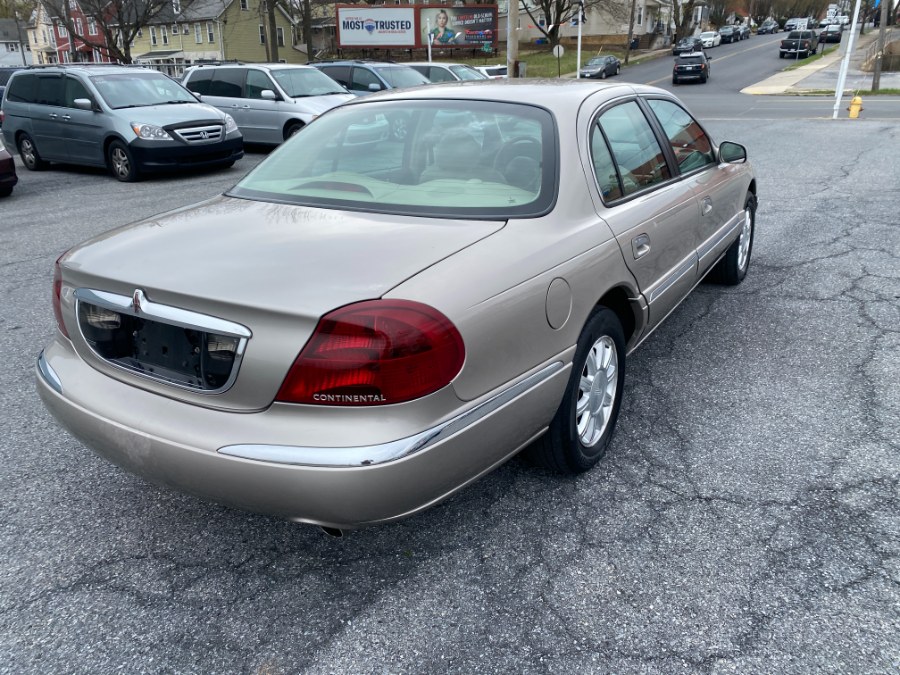 2002 Lincoln Continental photo