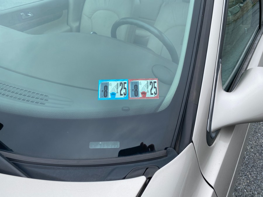2002 Lincoln Continental photo