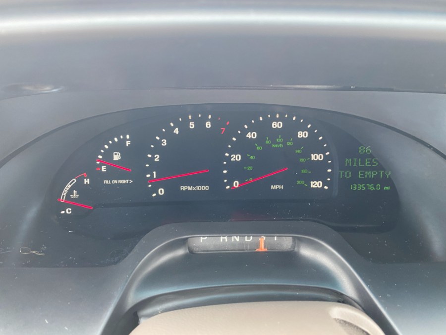 2002 Lincoln Continental photo