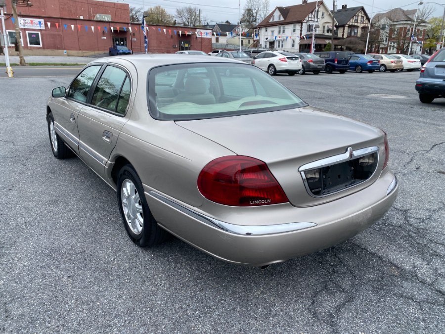 2002 Lincoln Continental photo