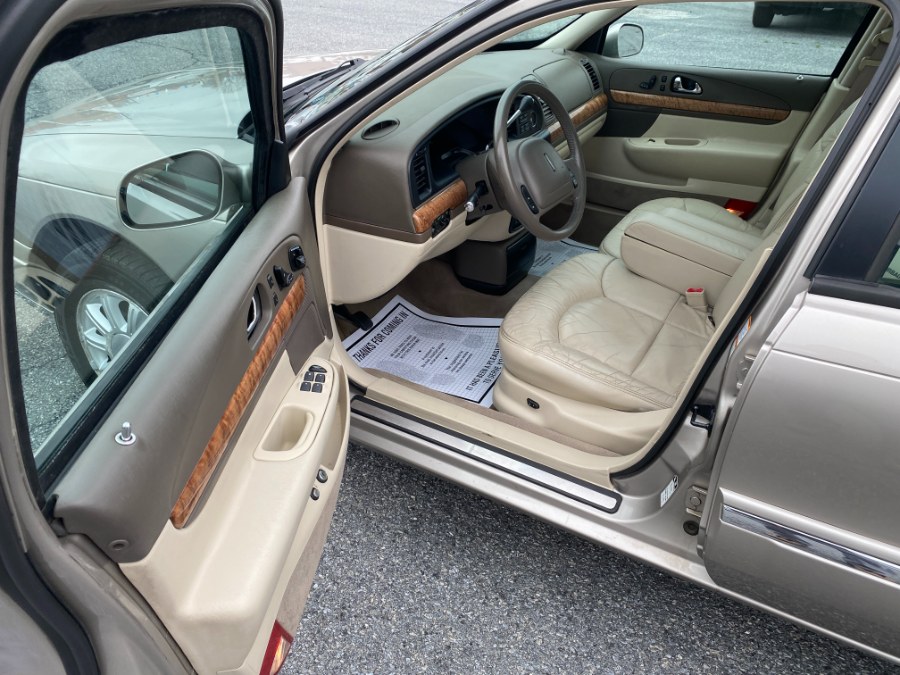 2002 Lincoln Continental photo