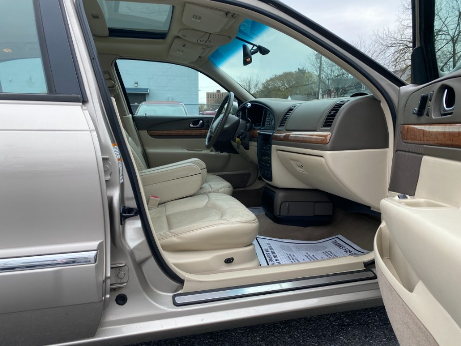 2002 Lincoln Continental photo