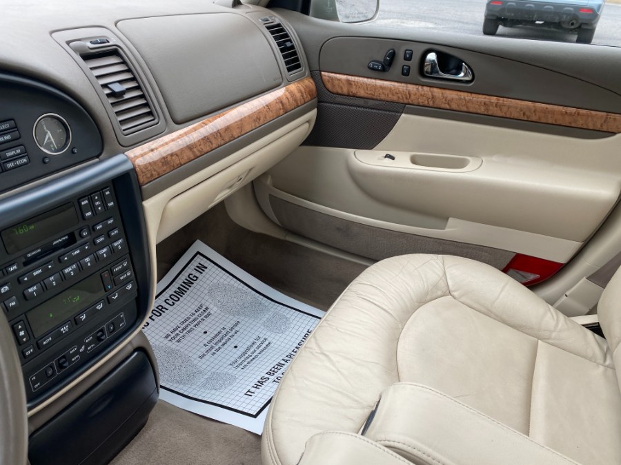 2002 Lincoln Continental photo