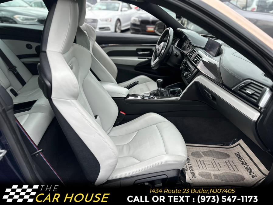 2016 BMW M4 2dr Cpe photo