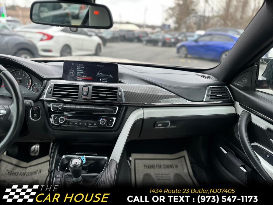 2016 BMW M4 2dr Cpe photo