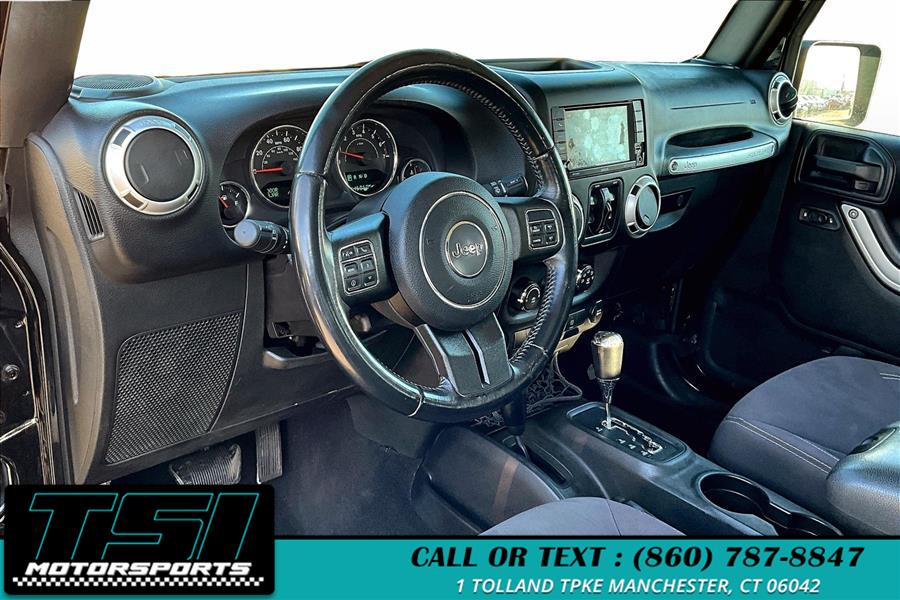2016 Jeep Wrangler Unlimited 4WD 4dr Sahara photo