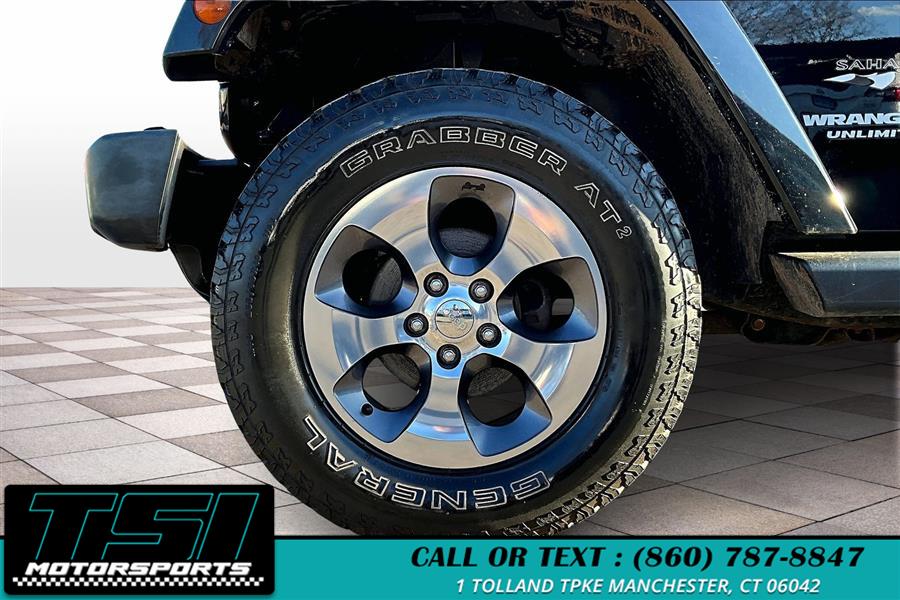 2016 Jeep Wrangler Unlimited 4WD 4dr Sahara photo