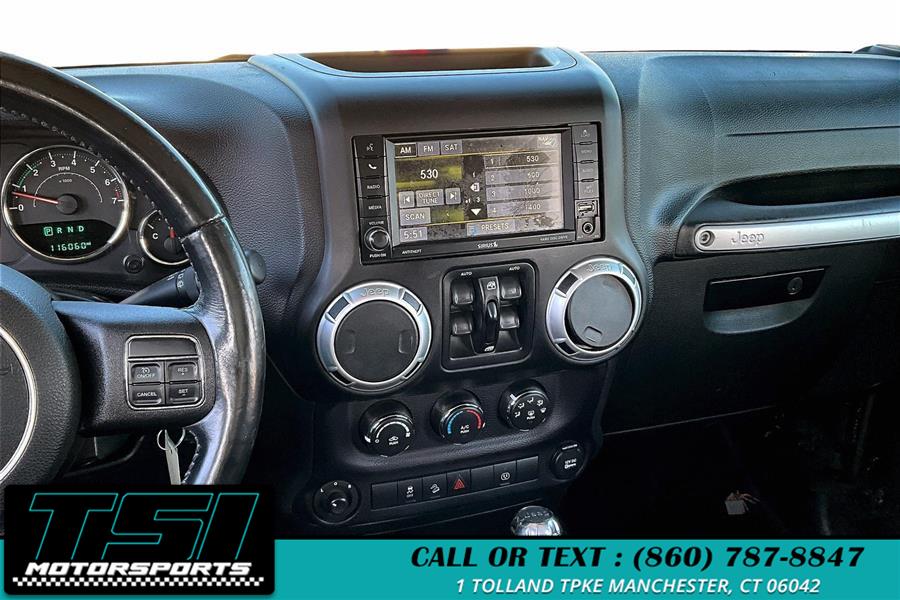 2016 Jeep Wrangler Unlimited 4WD 4dr Sahara photo