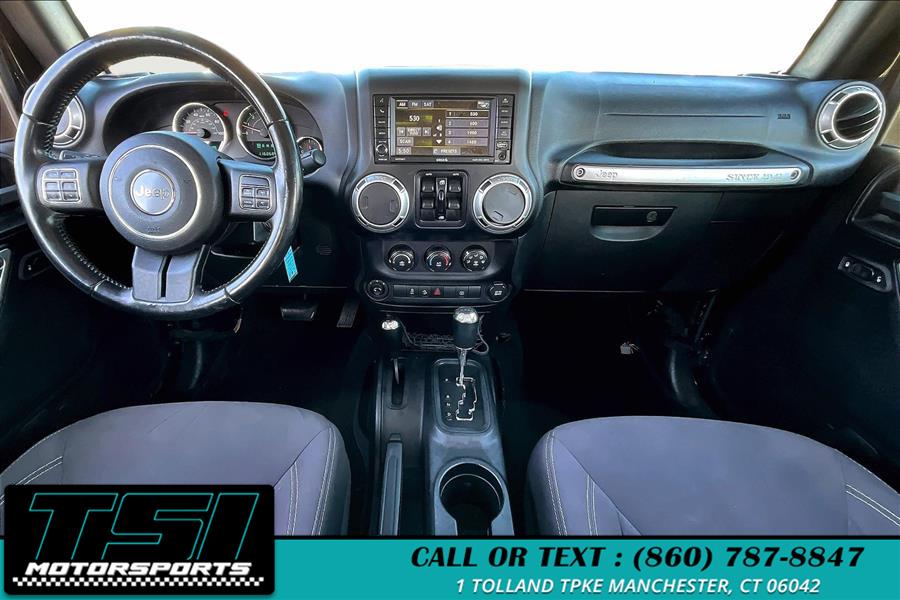 2016 Jeep Wrangler Unlimited 4WD 4dr Sahara photo